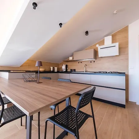 Lumeriam Sea Loft * Roccalumera