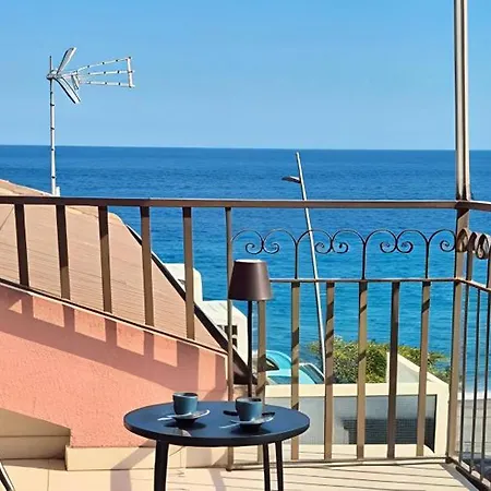 Lumeriam Sea Loft Apartmán *